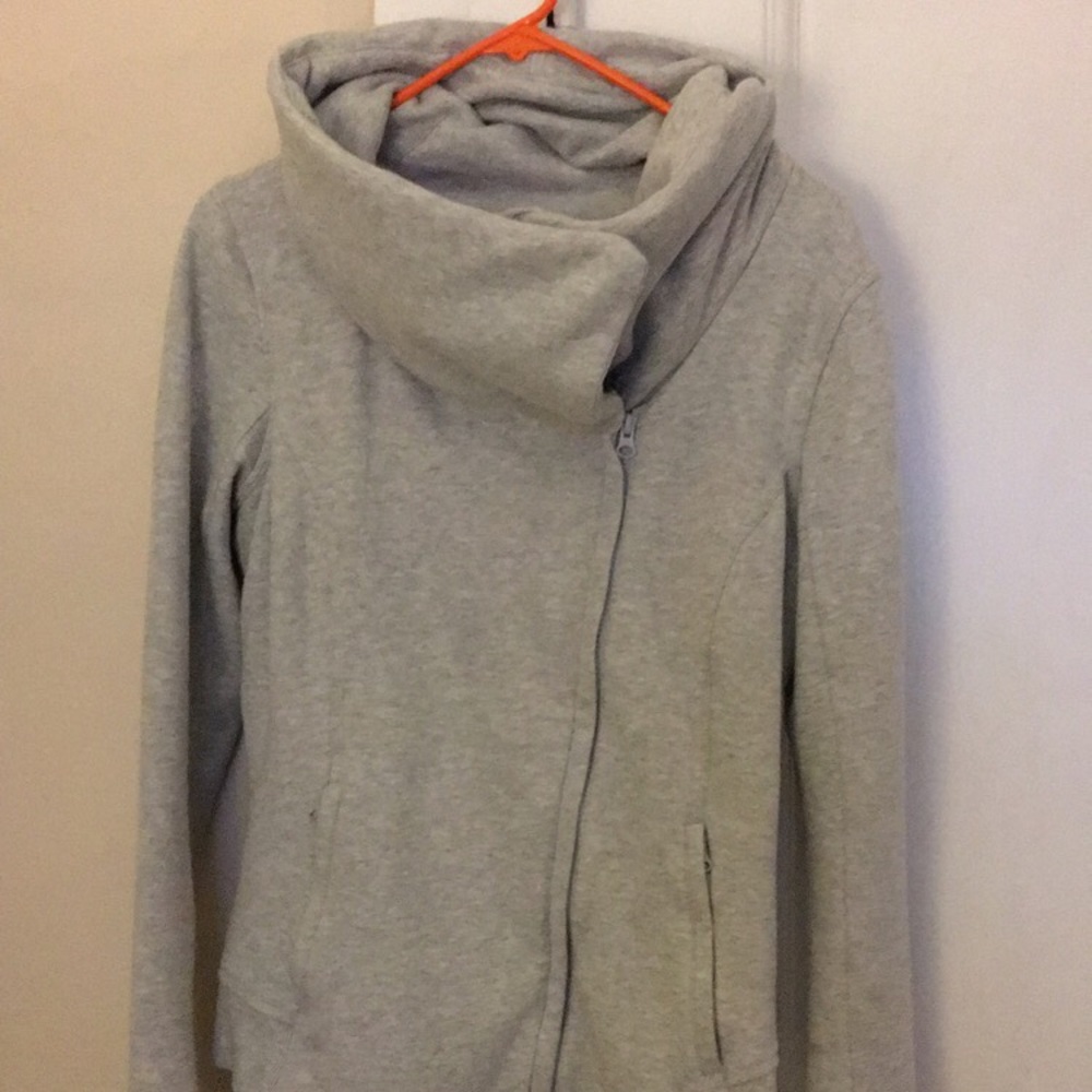 Lululemon High-Neck Sweatshirt